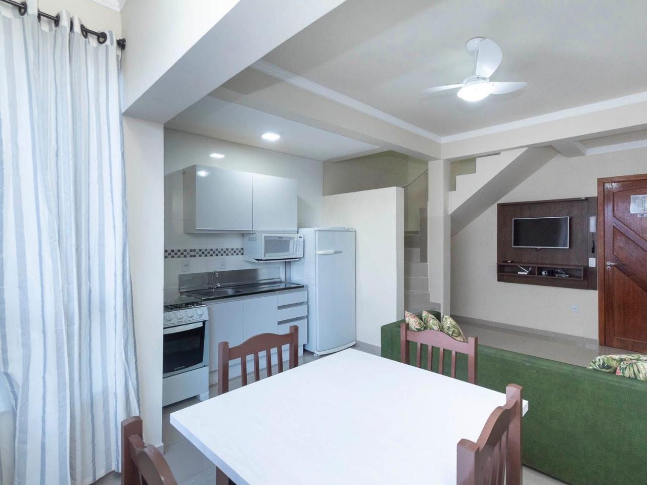 Apartamento Economico Para 4 Pessoas Em ボンビーニャス エクステリア 写真