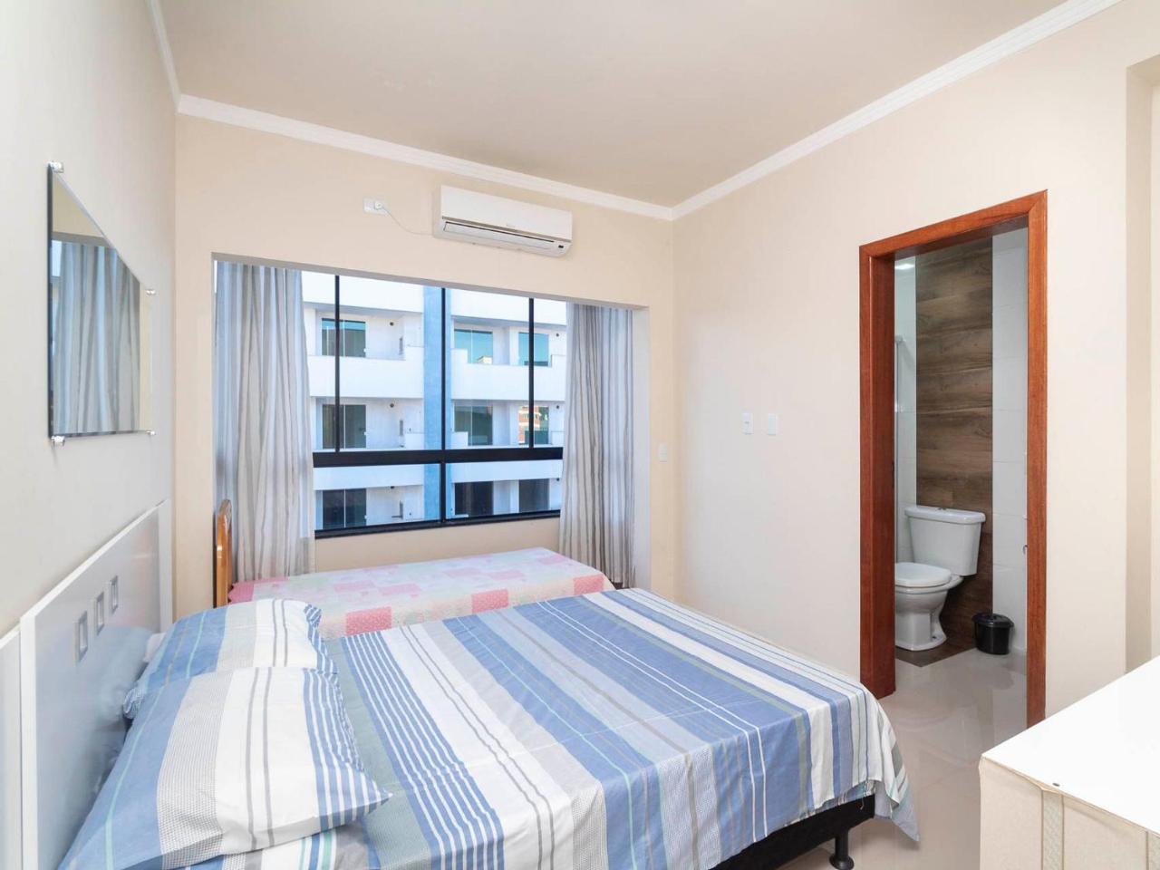Apartamento Economico Para 4 Pessoas Em ボンビーニャス エクステリア 写真